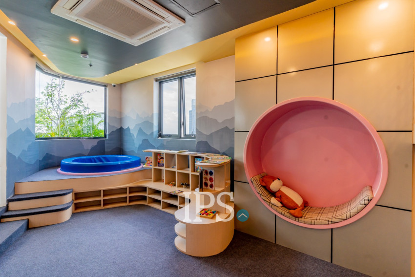 8th Floor 2 Bedroom Condo For Sale - Peninsula Residence, Chroy Changvar, Phnom Penh