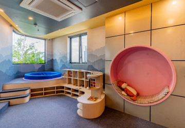 8th Floor 2 Bedroom Condo For Sale - Peninsula Residence, Chroy Changvar, Phnom Penh thumbnail