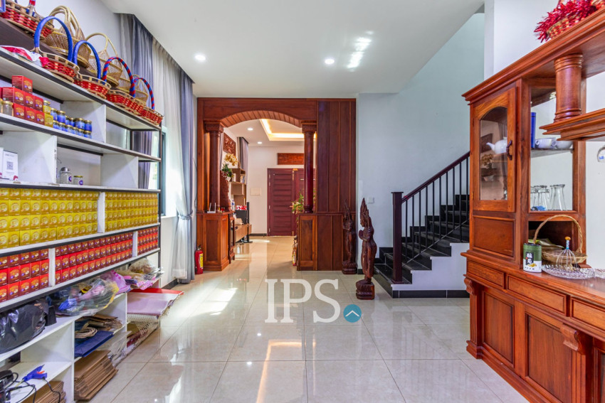 4 Bedroom Villa For Rent - Borey Tourism, Kandaek, Prasat Bakong, Siem Reap