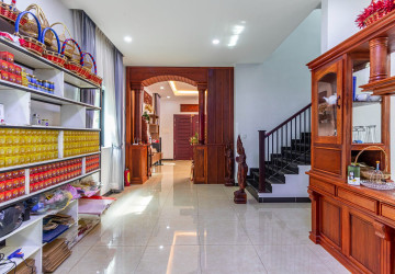 4 Bedroom Villa For Rent - Borey Tourism, Kandaek, Prasat Bakong, Siem Reap thumbnail