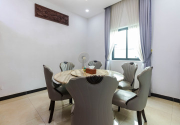 4 Bedroom Villa For Rent - Borey Tourism, Kandaek, Prasat Bakong, Siem Reap thumbnail