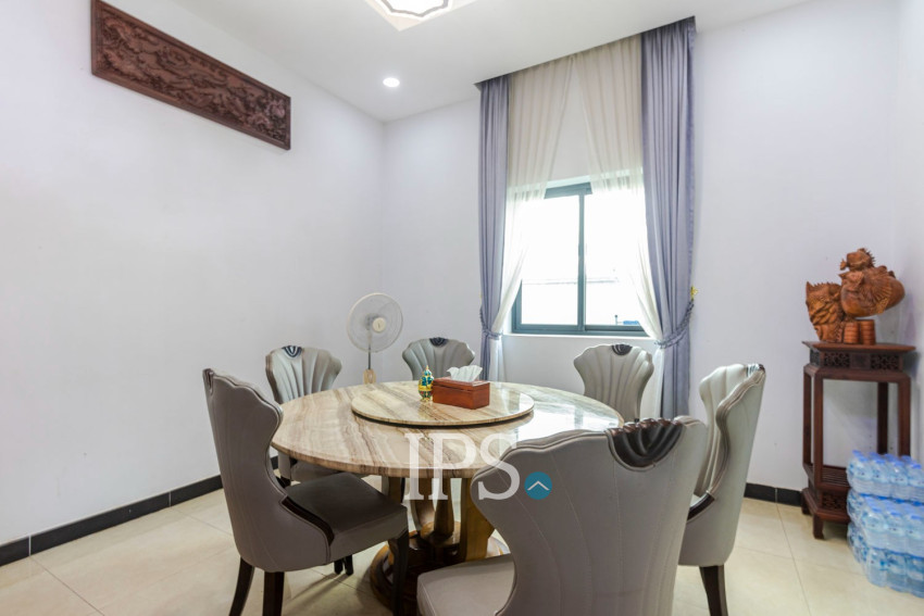 4 Bedroom Villa For Rent - Borey Tourism, Kandaek, Prasat Bakong, Siem Reap