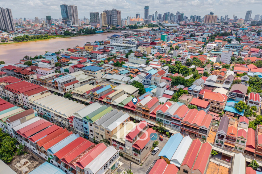 4 Bedroom Flat For Sale - Borey Chroy Bassac, Preaek Pra,  Phnom Penh