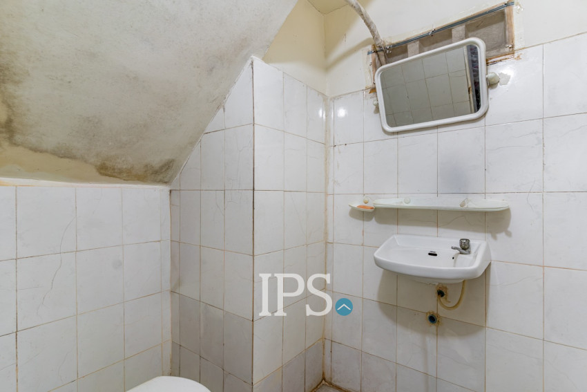 4 Bedroom Flat For Sale - Borey Chroy Bassac, Preaek Pra,  Phnom Penh