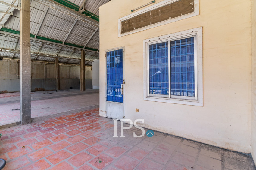 4 Bedroom Flat For Sale - Borey Chroy Bassac, Preaek Pra,  Phnom Penh