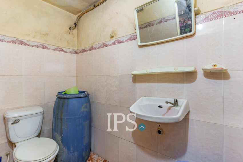 4 Bedroom Flat For Sale - Borey Chroy Bassac, Preaek Pra,  Phnom Penh
