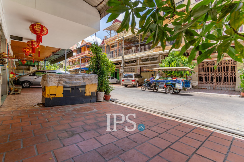 4 Bedroom Flat For Sale - Borey Chroy Bassac, Preaek Pra,  Phnom Penh