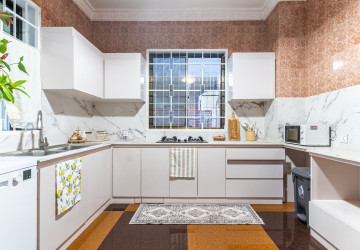 4 Bedroom Villa For Rent - Chroy Changvar, Phnom Penh thumbnail