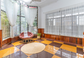 4 Bedroom Villa For Rent - Chroy Changvar, Phnom Penh thumbnail