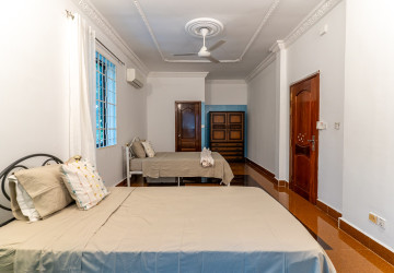 4 Bedroom Villa For Rent - Chroy Changvar, Phnom Penh thumbnail