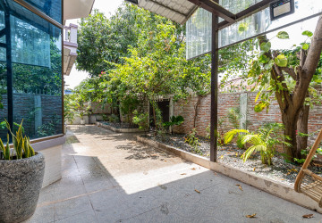 4 Bedroom Villa For Rent - Chroy Changvar, Phnom Penh thumbnail