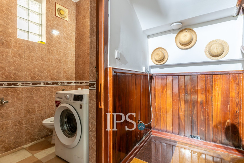 4 Bedroom Villa For Rent - Chroy Changvar, Phnom Penh