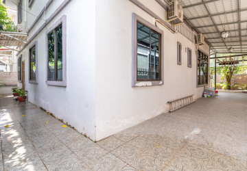 4 Bedroom Villa For Rent - Chroy Changvar, Phnom Penh thumbnail