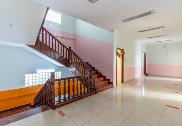 Commercial Building For Rent - Tonle Bassac, Phnom Penh thumbnail