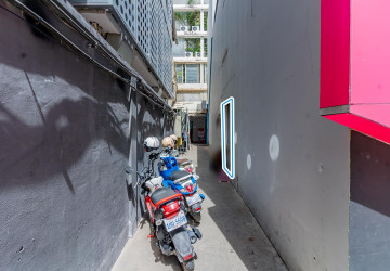 225 Sqm Retail Space For Rent - BKK1, Phnom Penh thumbnail