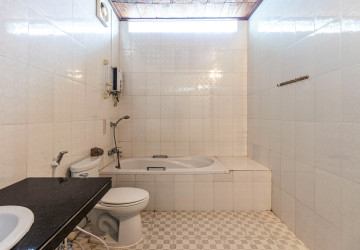 4 Bedroom House For Rent - Slor Kram, Siem Reap thumbnail