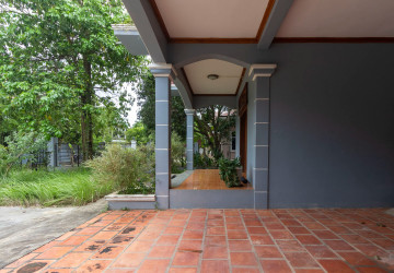4 Bedroom House For Rent - Slor Kram, Siem Reap thumbnail