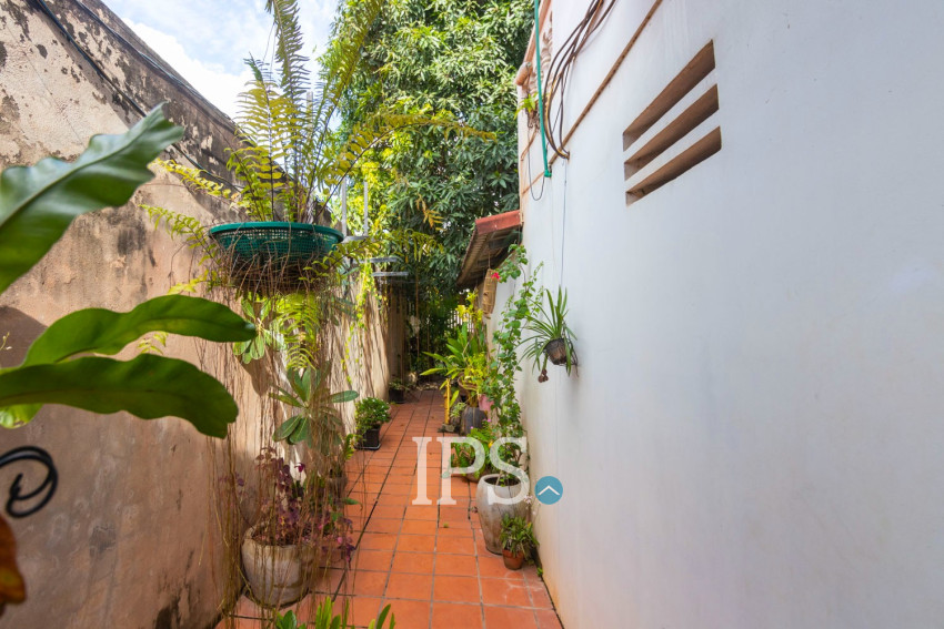 8 Bedroom Boutique Hotel For Sale - Slor Kram, Siem Reap