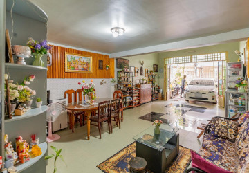 5 Bedroom Flat House For Sale - Kakab,  Phnom Penh thumbnail