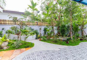 4 Bedroom Villa For Rent - Sala Kamreuk, Siem Reap thumbnail