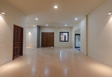 4 Bedroom House For Rent - Sala Kamreuk, Siem Reap thumbnail