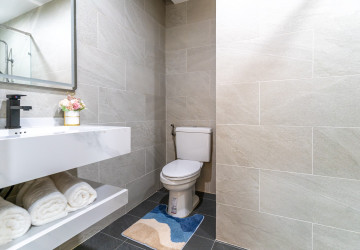 1 Bedroom Condo for Sale  Kingston Royale, Near Russian Market, Boeung Tompun, Phnom Penh thumbnail