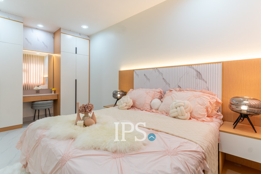2 Bedroom Condo for Sale Kingston Royale, Near Russian Market, Boeung Tompun, Phnom Penh