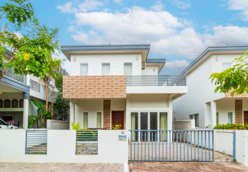 3 Bedroom Villa For Rent - Melbourne Residence, Sra Ngae, Siem Reap thumbnail