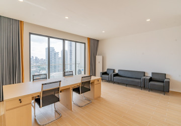 4 Bedroom Condo For Rent - Platinum 352, BKK1, Phnom Penh thumbnail