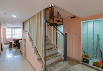 6 Bedroom Link House For Rent - Russey Keo, Phnom Penh thumbnail