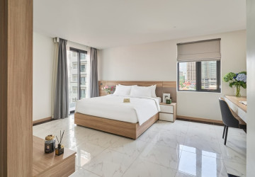 1 Bedroom Serviced Apartment For Rent - BKK1, Phnom Penh thumbnail