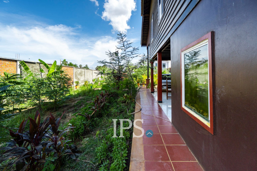 3 Bedroom House For Rent - Sangkat Siem Reap, Siem Reap