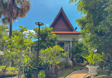1 Bedroom Compound Villa For Rent - Sangkat Siem Reap, Siem Reap thumbnail