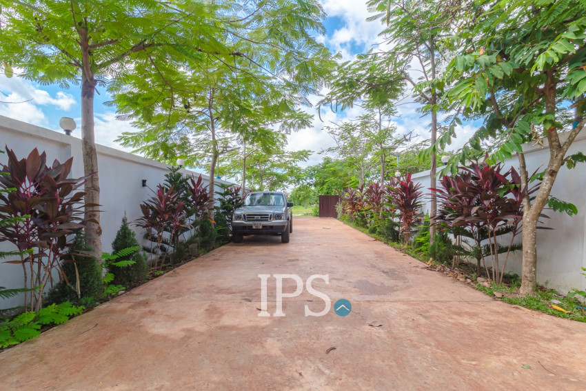 1 Bedroom Compound Villa For Rent - Sangkat Siem Reap, Siem Reap