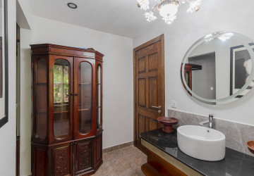 1 Bedroom Compound Villa For Rent - Sangkat Siem Reap, Siem Reap thumbnail