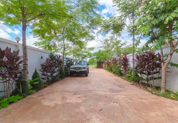 1 Bedroom Compound Villa For Rent - Sangkat Siem Reap, Siem Reap thumbnail