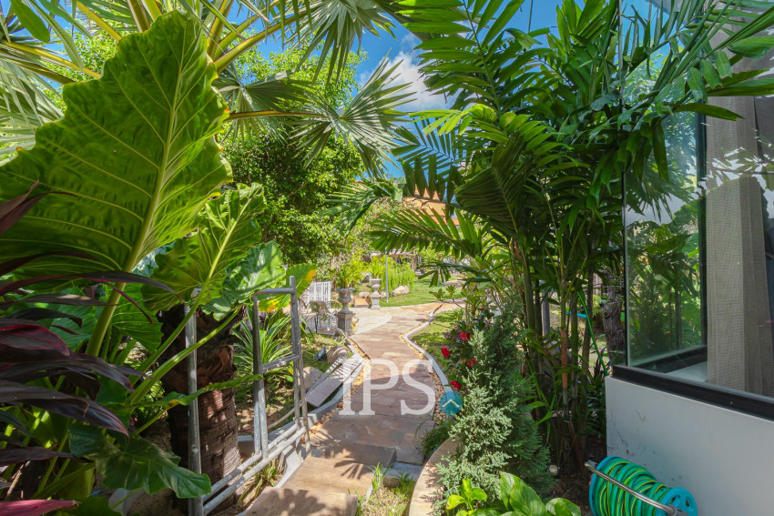 1 Bedroom Compound Villa For Rent - Sangkat Siem Reap, Siem Reap