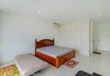 5 Bedroom Shophouse For Rent - Phnom Penh Park 6A, Chroy Changvar, Phnom Penh thumbnail