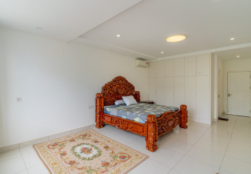 5 Bedroom Shophouse For Rent - Phnom Penh Park 6A, Chroy Changvar, Phnom Penh thumbnail