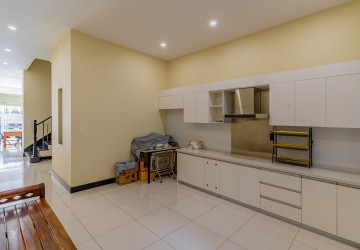 5 Bedroom Shophouse For Rent - Phnom Penh Park 6A, Chroy Changvar, Phnom Penh thumbnail