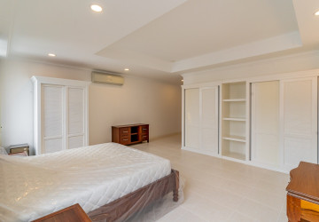 3 Bedroom Serviced Apartment For Rent - BKK1, Phnom Penh thumbnail