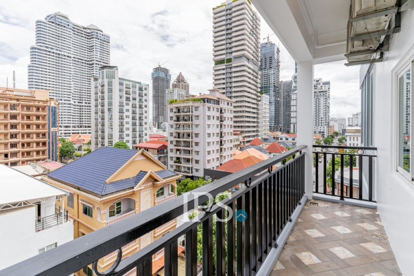 3 Bedroom Serviced Apartment For Rent - BKK1, Phnom Penh