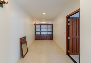 3 Bedroom Serviced Apartment For Rent - BKK1, Phnom Penh thumbnail