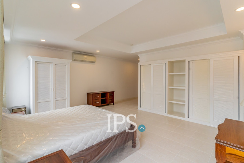 3 Bedroom Serviced Apartment For Rent - BKK1, Phnom Penh