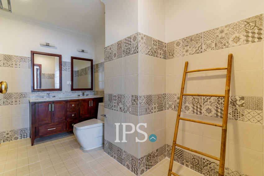 3 Bedroom Serviced Apartment For Rent - BKK1, Phnom Penh