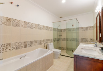 3 Bedroom Serviced Apartment For Rent - BKK1, Phnom Penh thumbnail