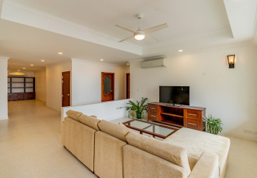 3 Bedroom Serviced Apartment For Rent - BKK1, Phnom Penh thumbnail