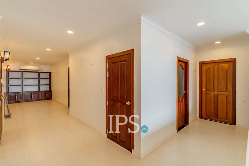 3 Bedroom Serviced Apartment For Rent - BKK1, Phnom Penh