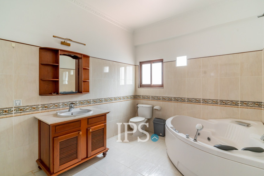 5 Bedroom Serviced Penthouse For Rent - BKK1, Phnom Penh