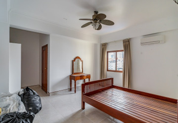 5 Bedroom Serviced Penthouse For Rent - BKK1, Phnom Penh thumbnail